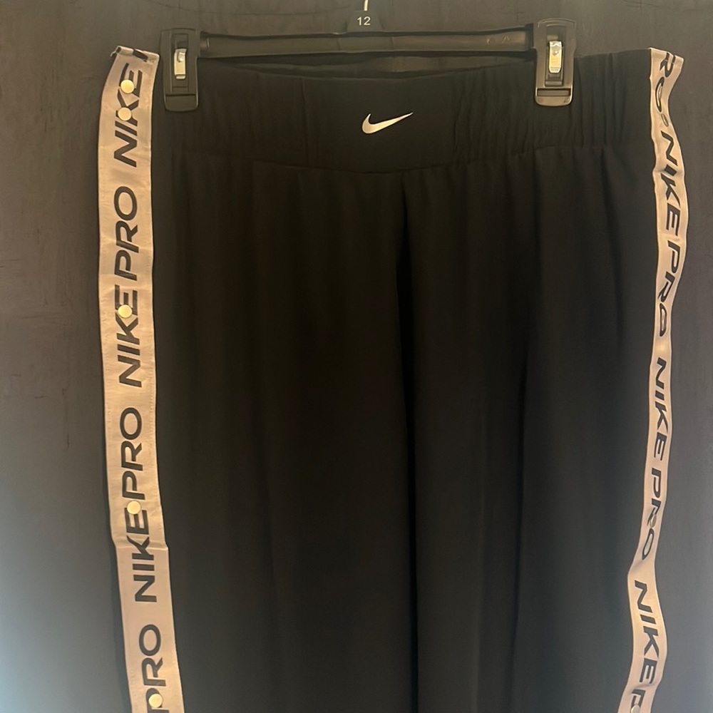 New Nike women’s pro tear away pants